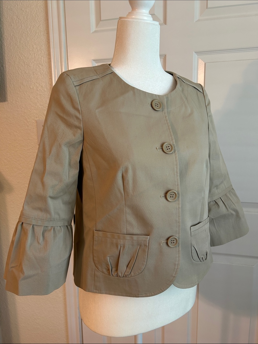 Anne Taylor LOFT Button Front Blazer, 6P